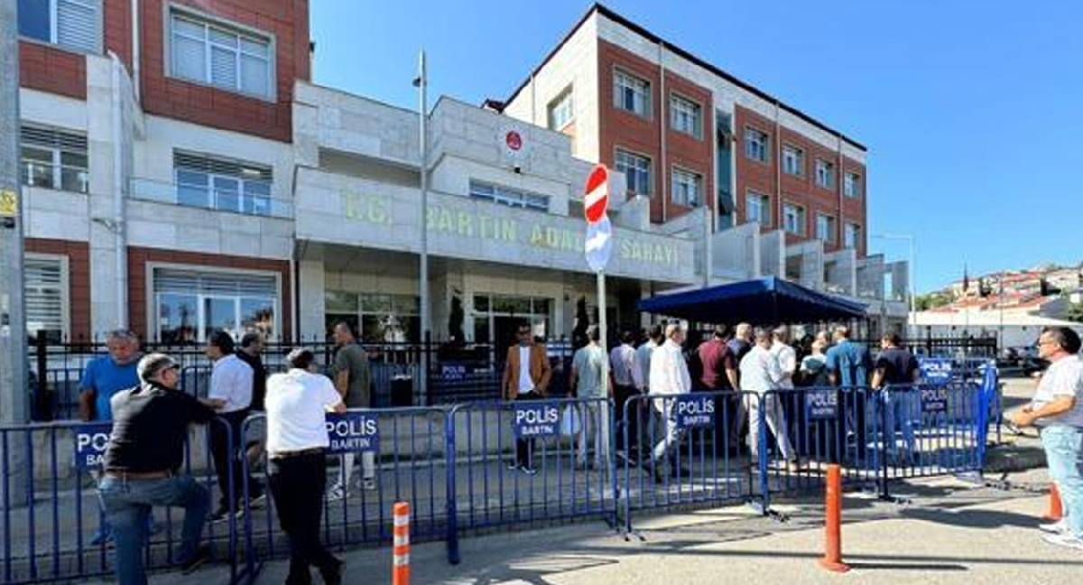 13 yaşındaki çocuğa 'cinsel istismar' soruşturması:  33 kişi tutuklandı
