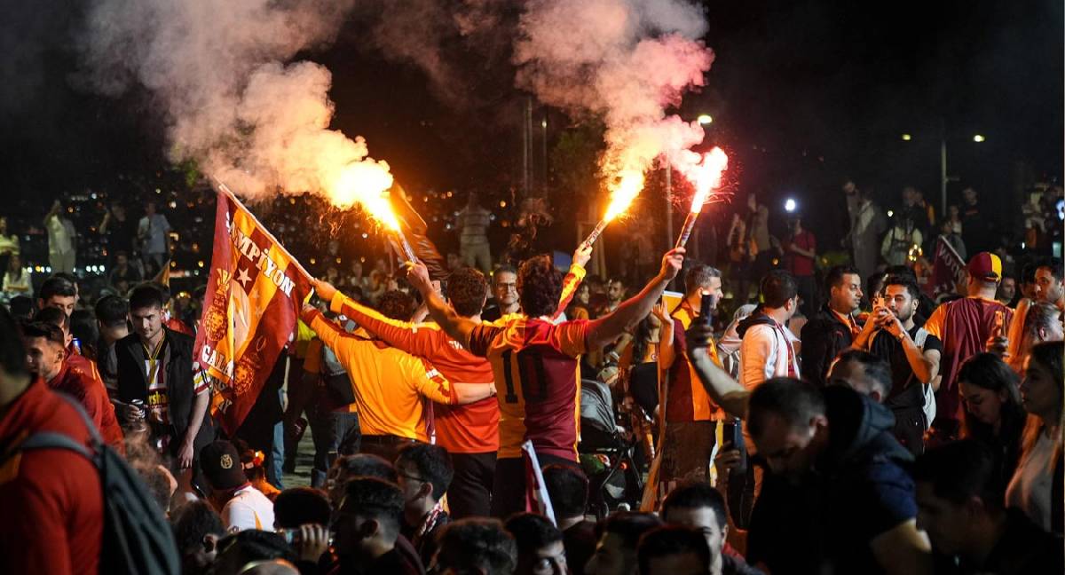 4. kez zafer Cimbom'un: Türkiye'nin her yeri kutlama alanına döndü