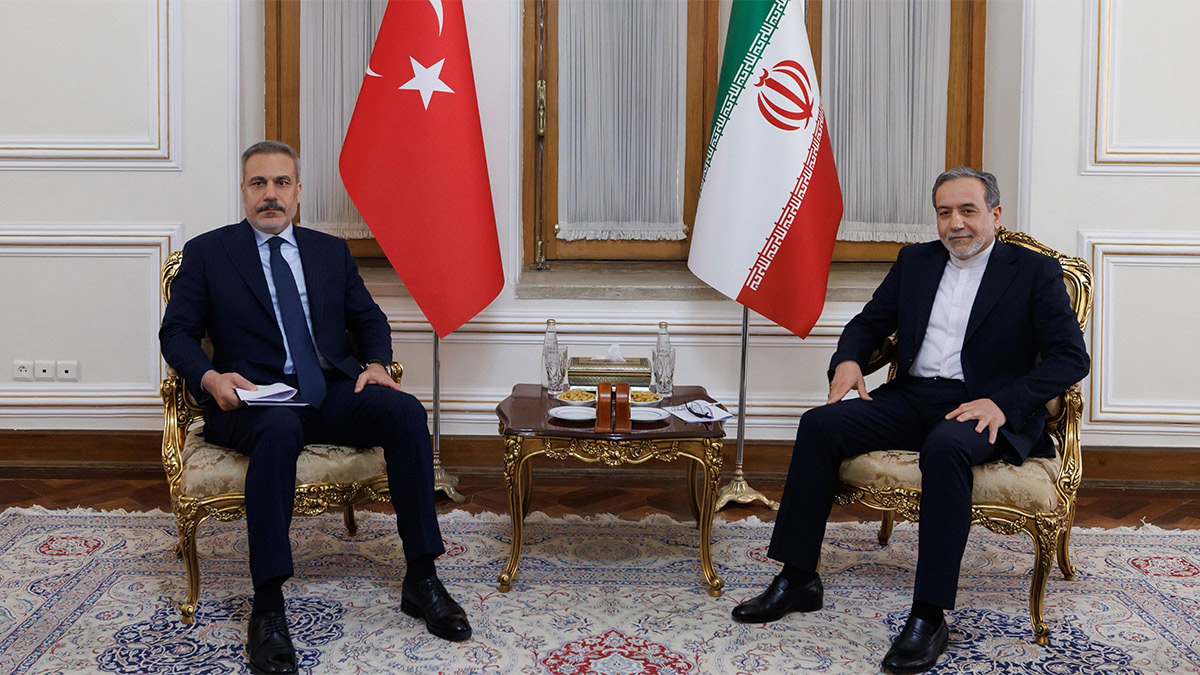 Bakan Fidan’dan diplomasi trafiği: İranlı mevkidaşı ile görüştü