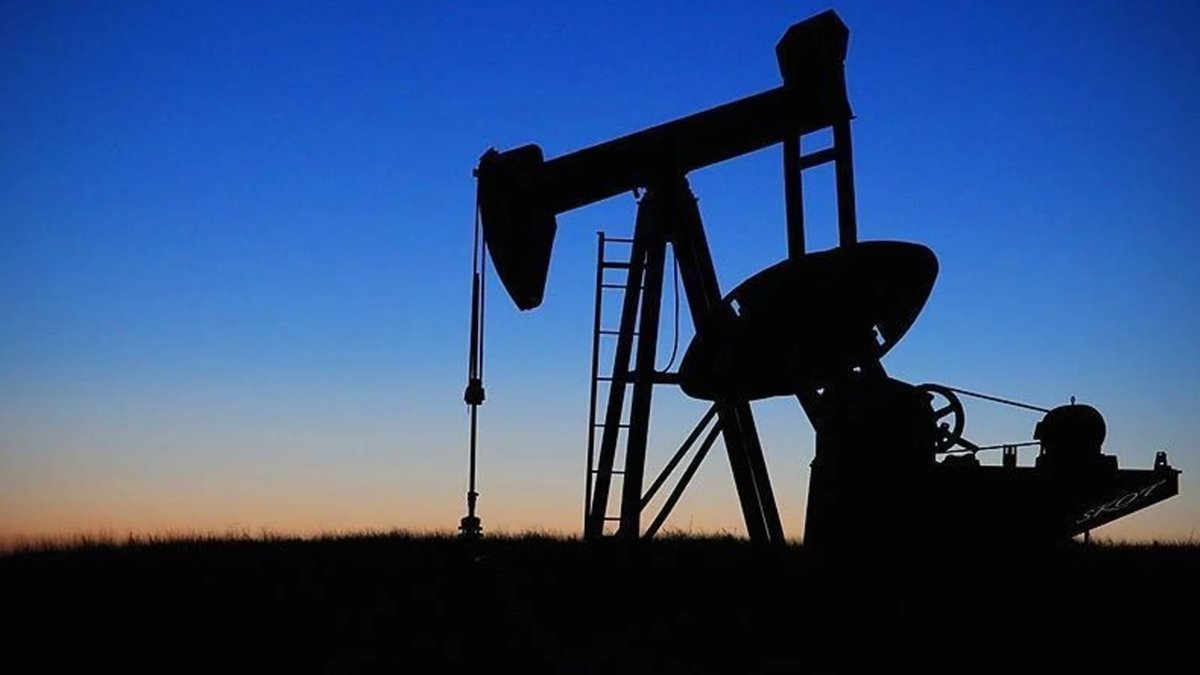 ABD’den İran petrolü yaptırımı: 12 kişi ve kuruluşa ceza