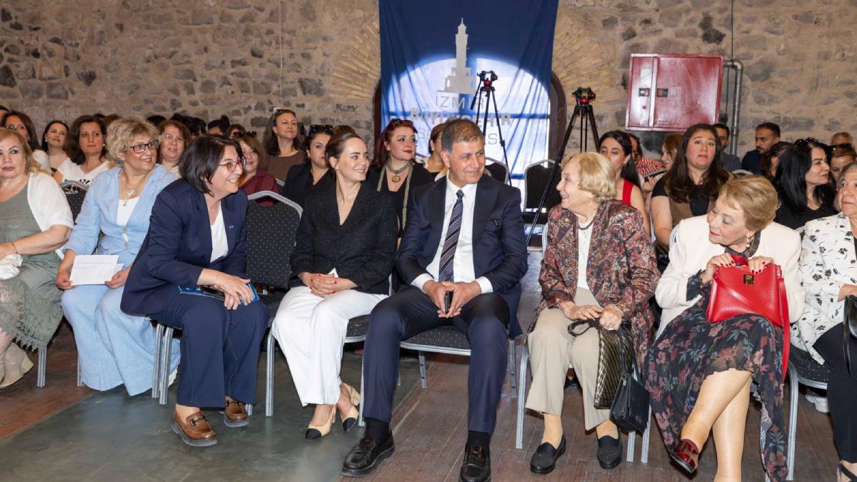 Başkan Tugay’dan Hemşireler Günü mesajı :“Türkiye’ye örnek olacak sağlık sistemi kuracağız”