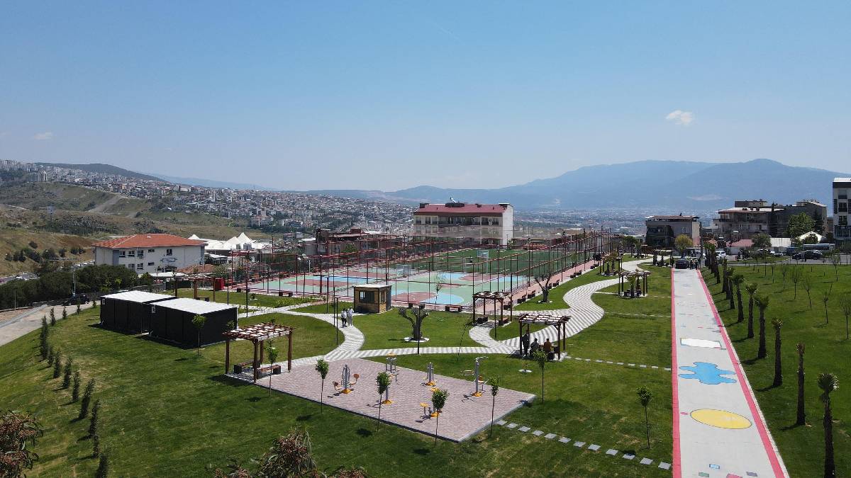 Özgür Özel Bayraklı’da Ferdi Zeyrek Spor Kompleksi açılışı ve araç filosu tanıtımına katılacak
