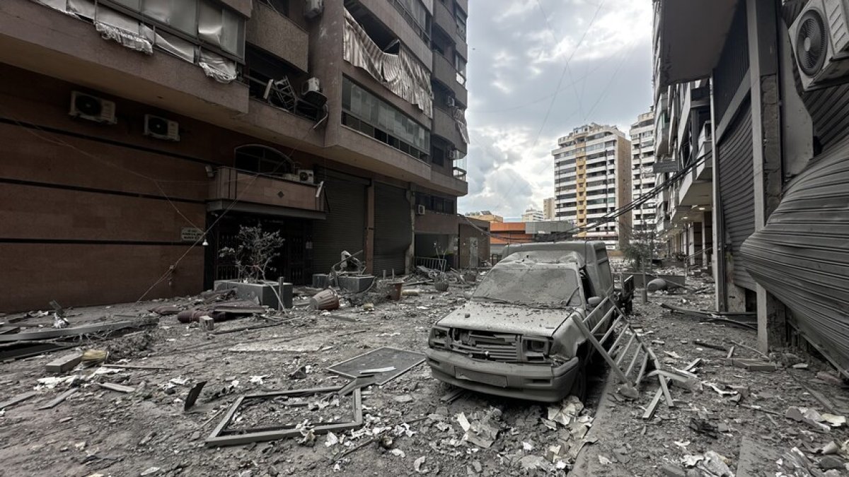 İsrail, Lübnan’da 6 aracı İHA’larla hedef aldı: 8 kişi hayatını kaybetti