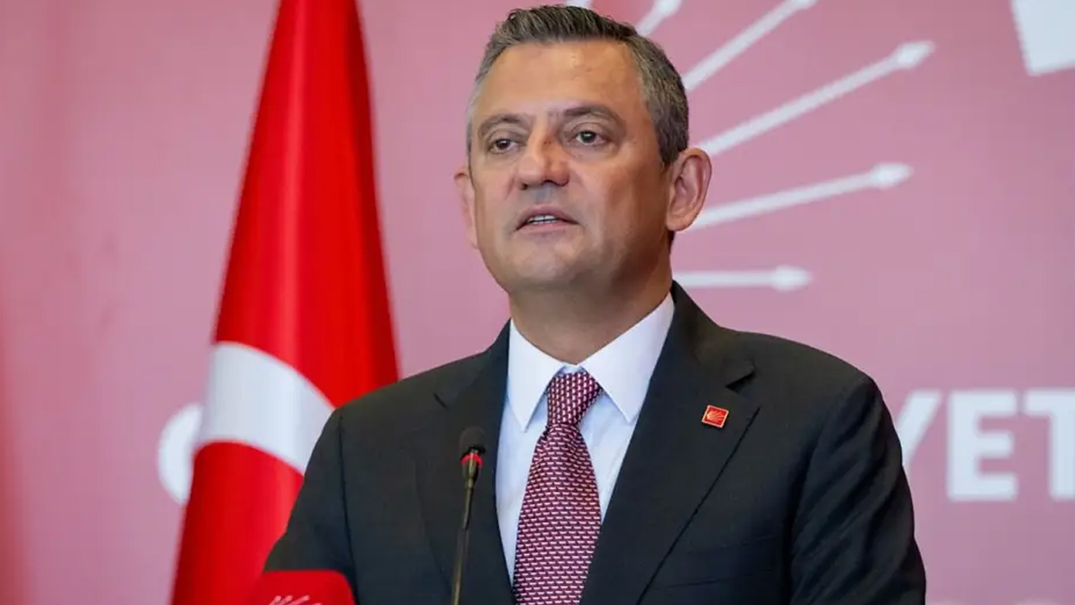 Özgür Özel hakkındaki "Senin kocan erkek değil" iddiası iftira çıktı: Belediye başkanının eşi özür diledi