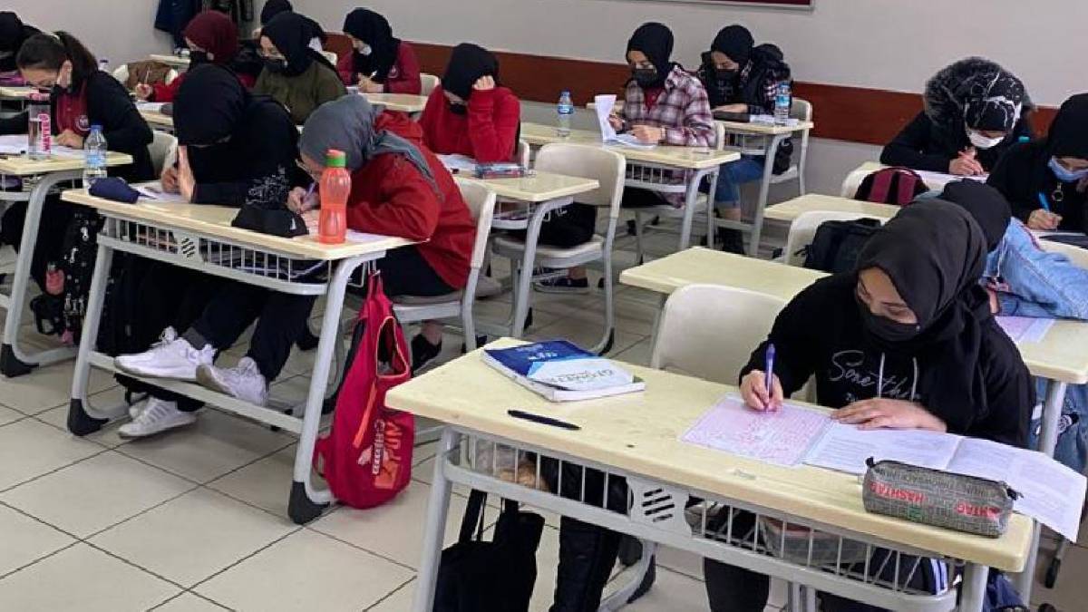 İstanbul Valiliği’nden Pendik’teki kitap listesi iddiasına açıklama: Okul müdürü açığa alındı