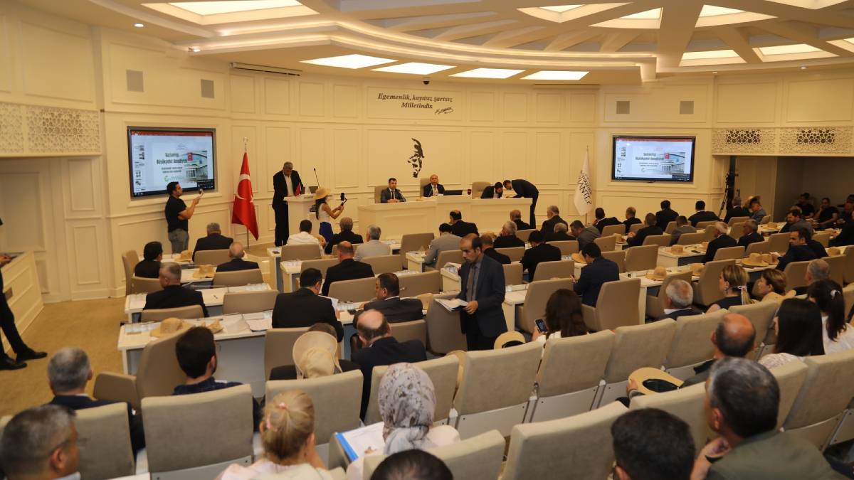 Büyükşehir Meclisi, Dünya Çiftçiler Günü’nü çiftçilerle kutladı