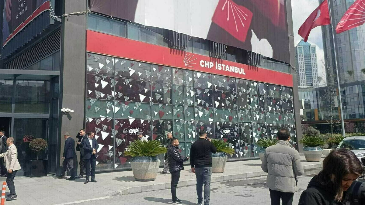 CHP İstanbul İl Kongresi davasında yeni erteleme