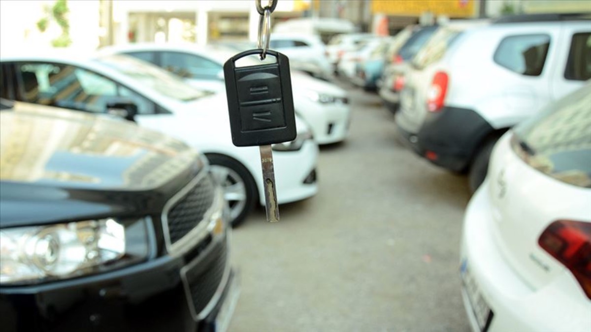 İkinci el otomobilde 'reel' düşüş sürüyor: Fiyatlar Enflasyonun gerisinde kaldı