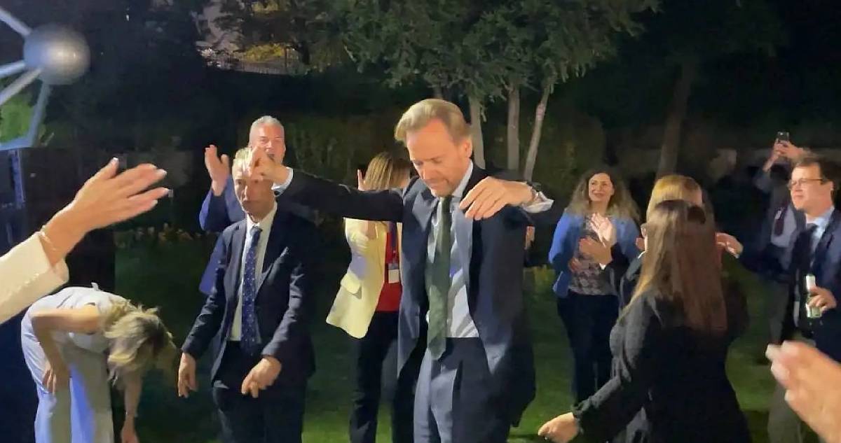 Diplomaside ‘Erik Dalı’ şov: Belçika Büyükelçisi döktürdü, Fransa Büyükelçisi'nden meyden okuma geldi