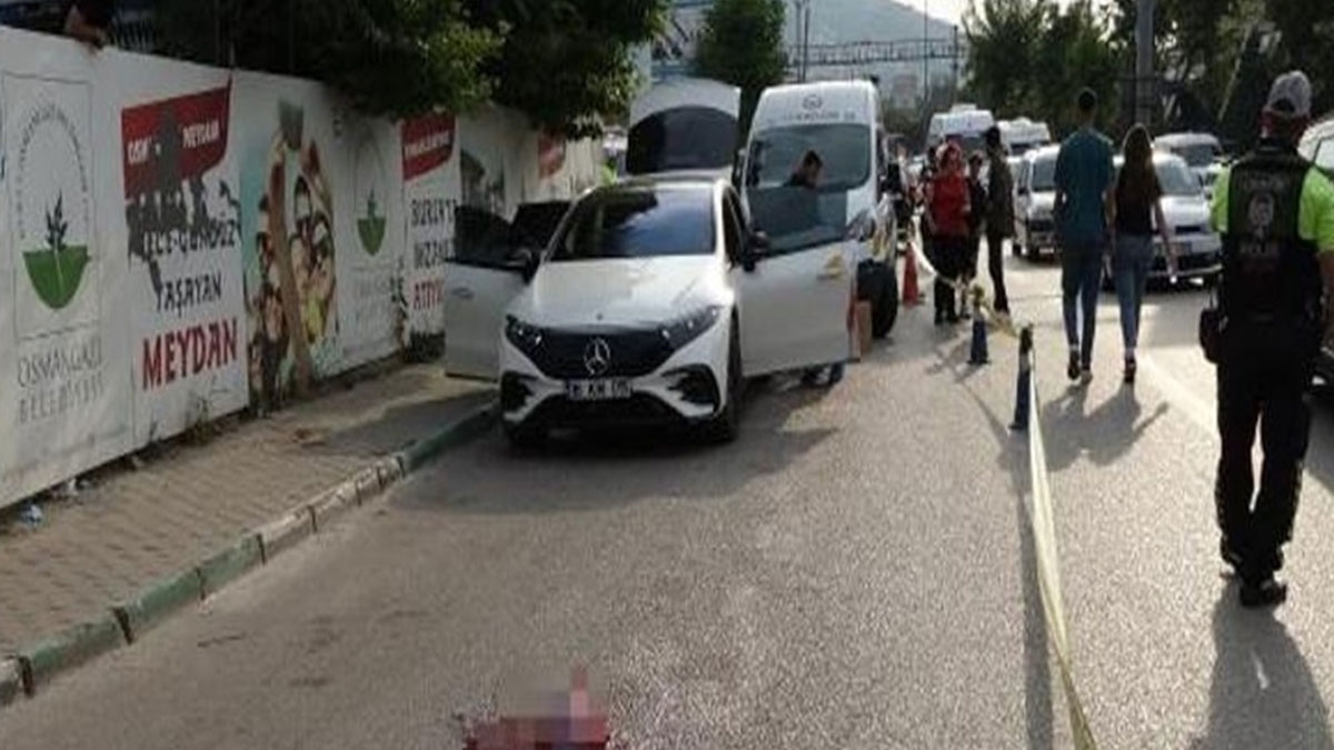 Babasının ricasıyla işe alındı, patronunu boğazını keserek öldürdü