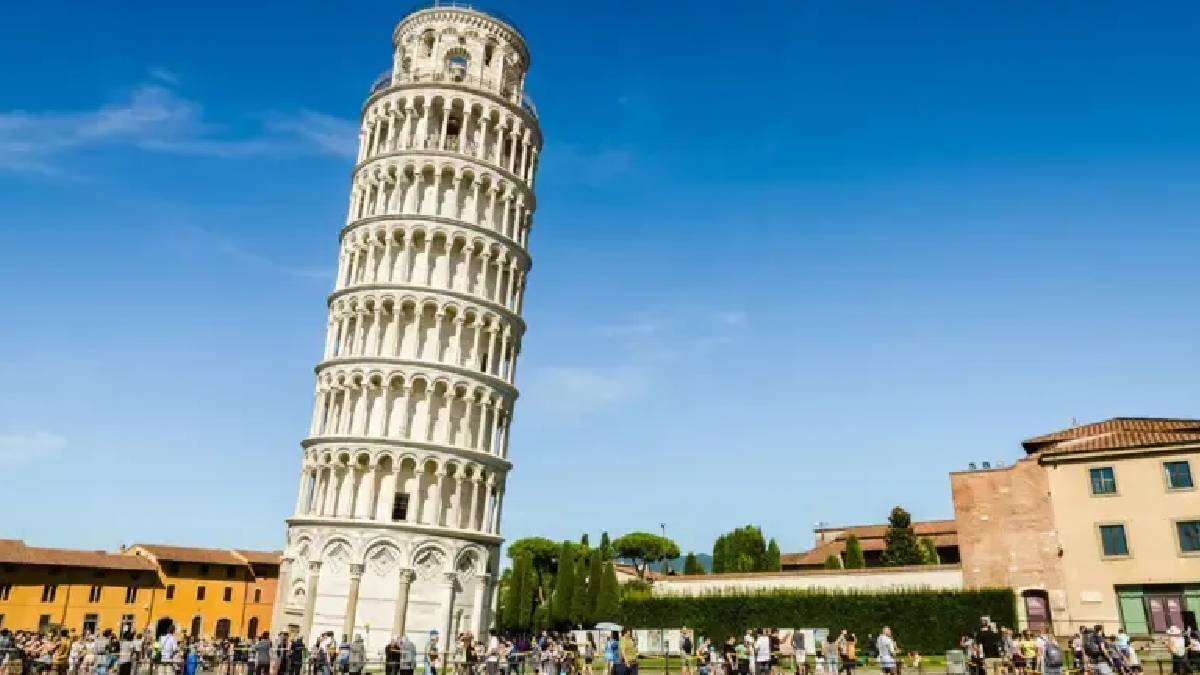 Eğik ama ayakta: Pisa Kulesi neden yıkılmıyor?
