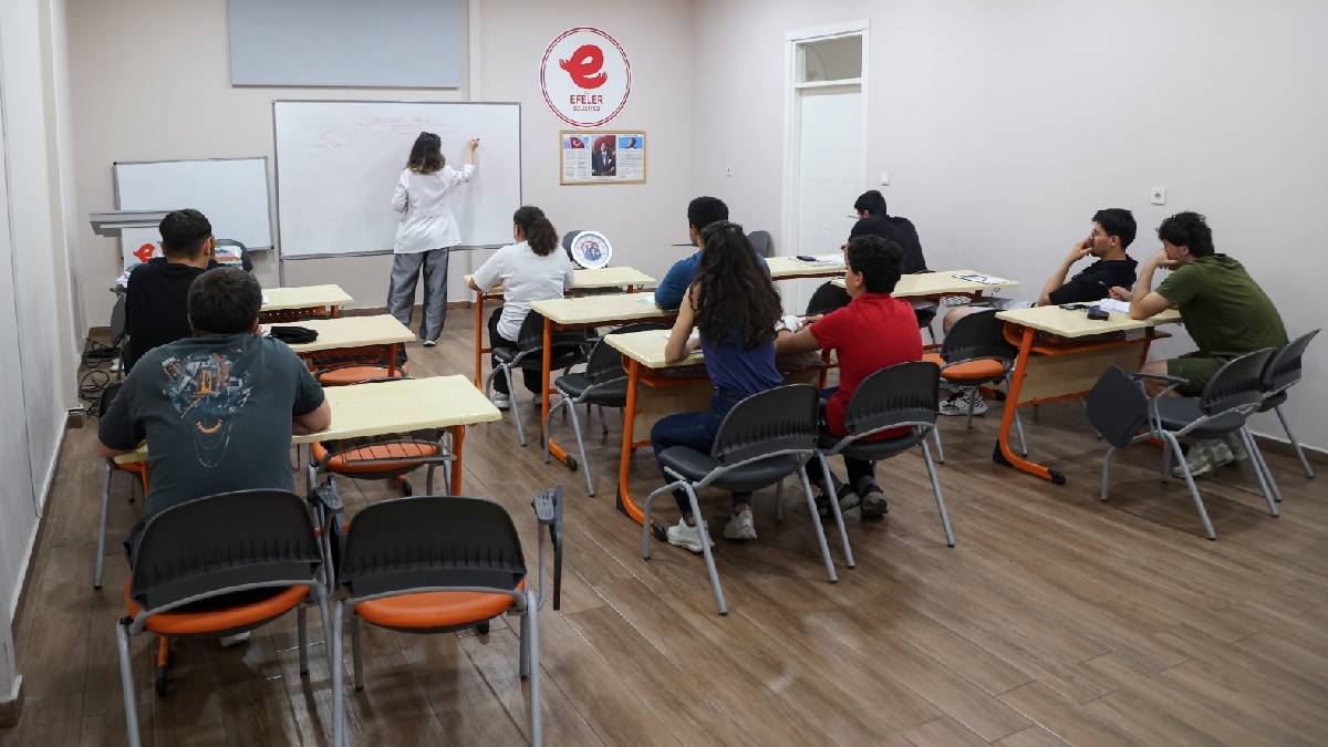 Başkan Anıl Yetişkin’den gençlere sınav desteği