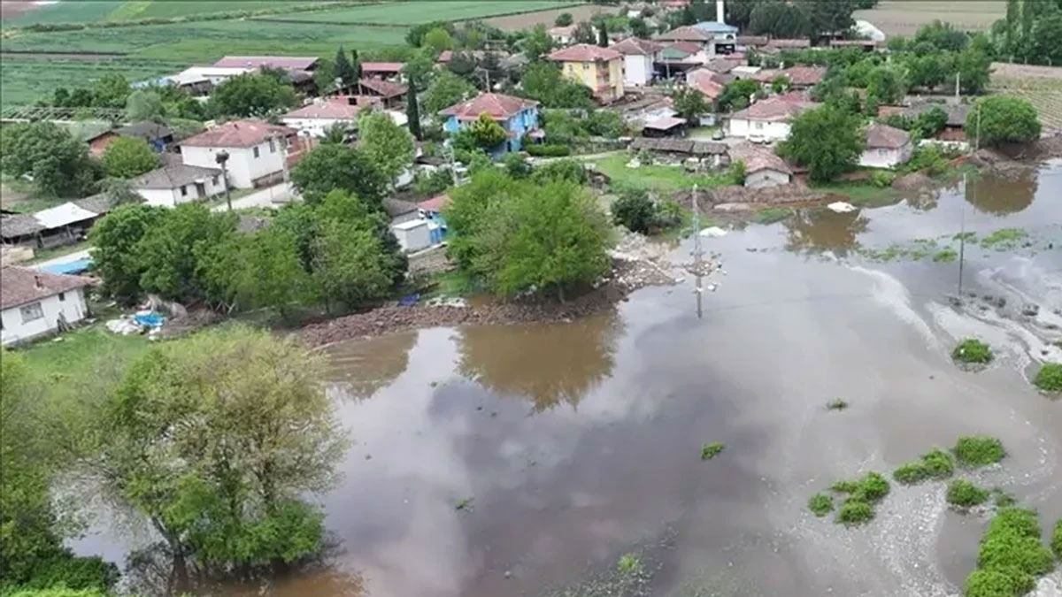 Yeşilırmak için taşkın uyarısı: Tokat'ta eğitime 3 gün ara verildi