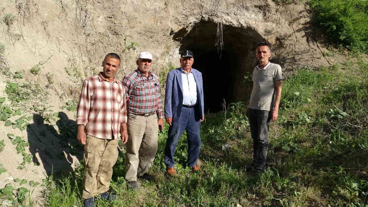 El emeğiyle 3 yılda kazıldı! 50 yıldır bahçeleri suluyor