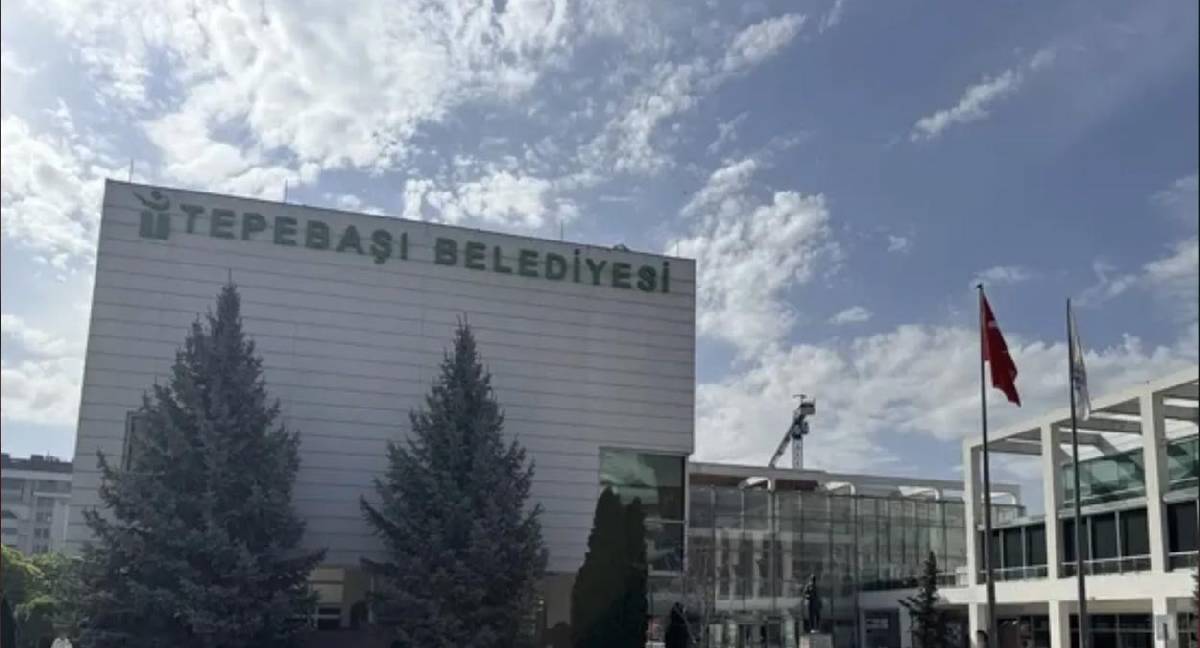 Tepebaşı Belediyesi'ne yönelik operasyonda 15 kişi tutuklandı