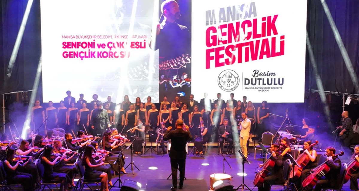 Manisa Gençlik Festivali’nde Senfoni Orkestrası ve Çok Sesli Korodan konser
