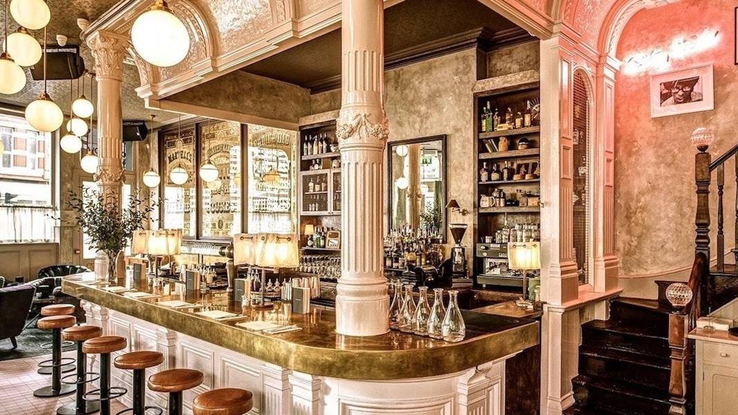 Dirty Bones Londra'daki amiral mağazasını kapattı