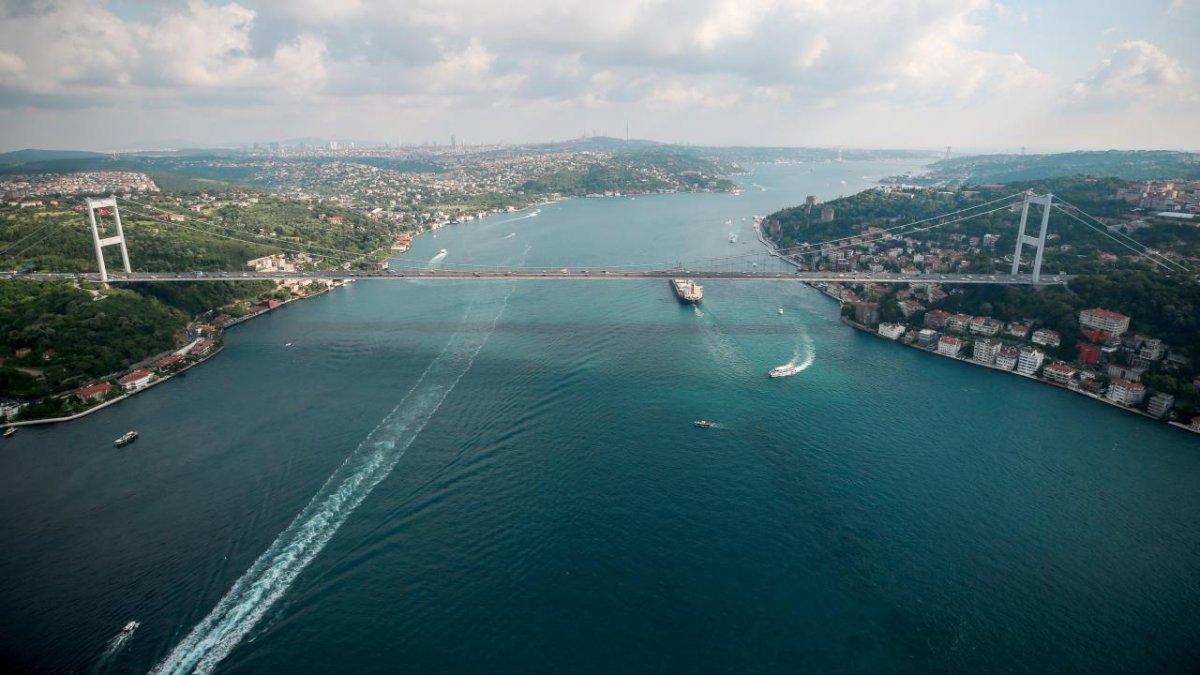 İstanbul Boğazı'nda gemi trafiği çift yönlü kapatıldı