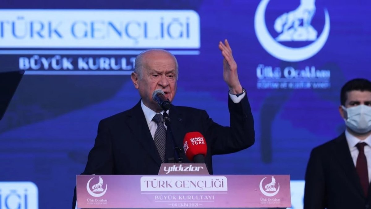 Bahçeli'den gençlere 'Terörsüz Türkiye' çağrısı: Üzerinize düşen yük her zamankinden büyük