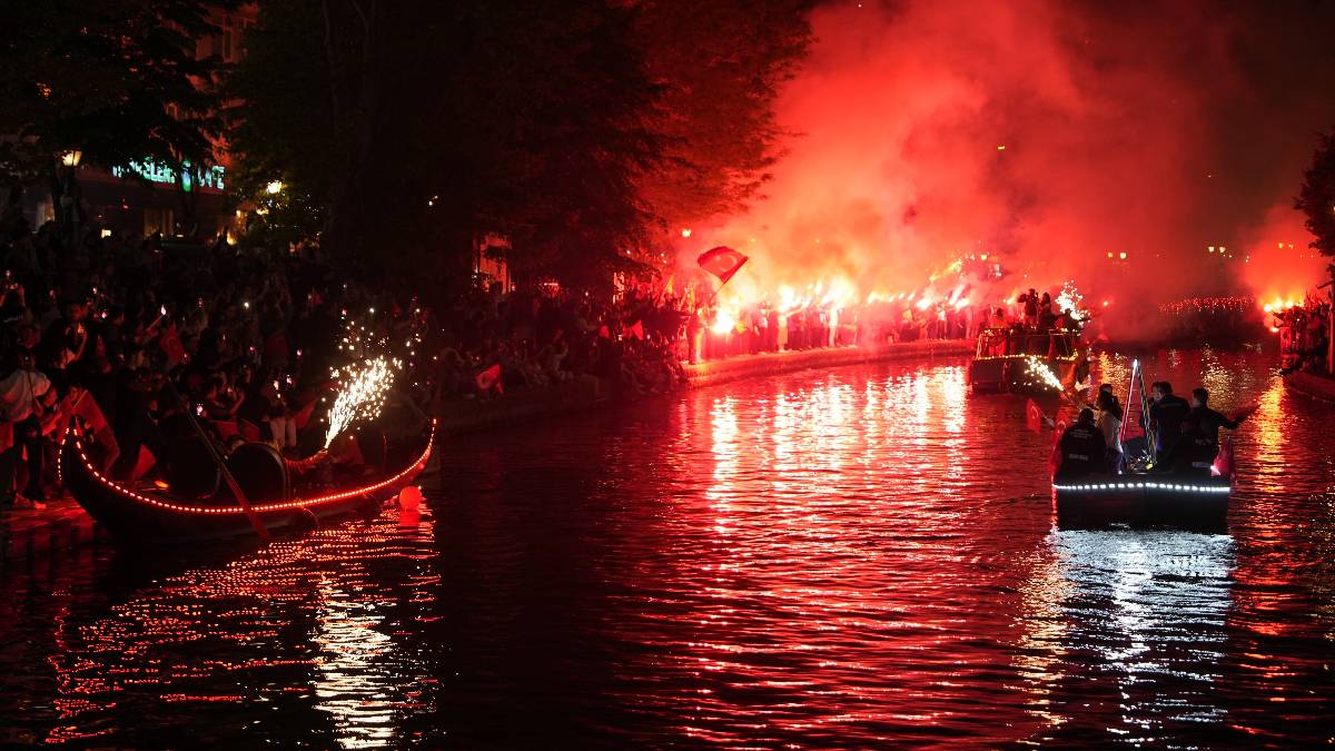 Büyükşehirden fener alayıyla muhteşem kutlama