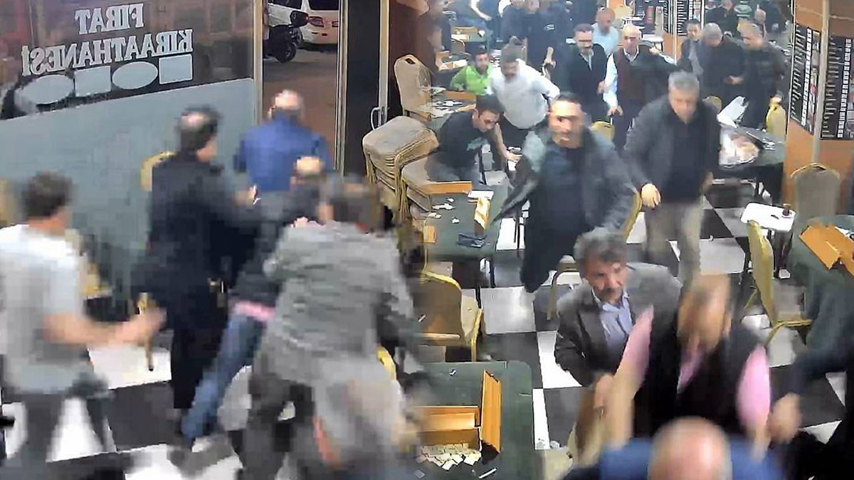 'Kıyamet kopar gibiydi' diyerek anlattılar: Kıraathanede büyük panik
