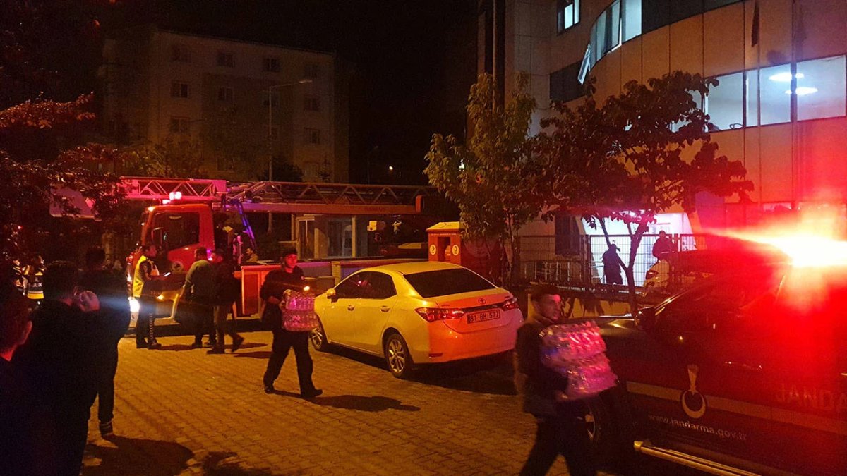 Düzce’de huzurevinde yangın: 54 kişi tahliye edildi