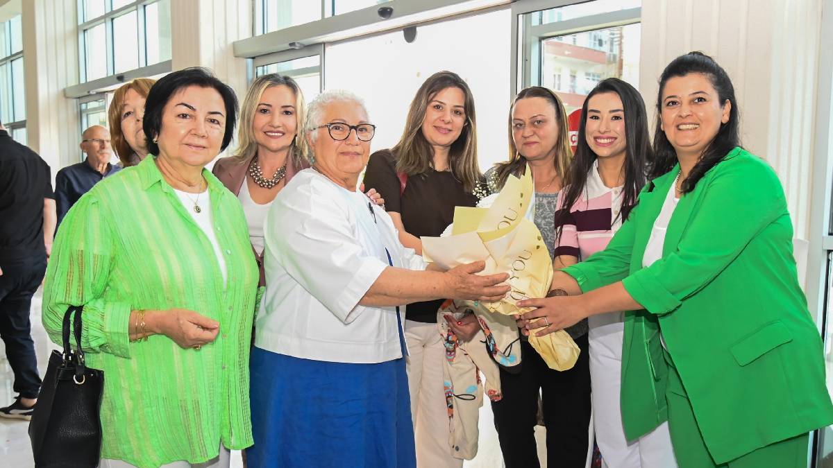 Kumluca’da “Camın Büyülü Dünyası” resim sergisi açıldı!