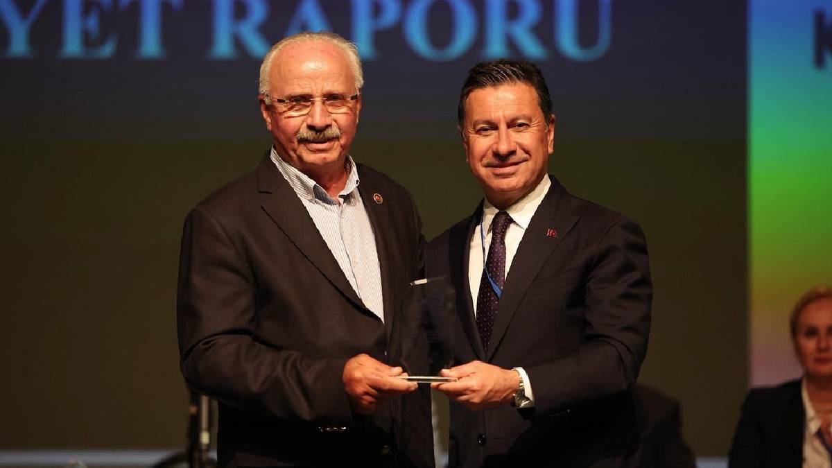 Kıyı Belediyeler Birliği Başkanlığına yeniden Ahmet Aras seçildi
