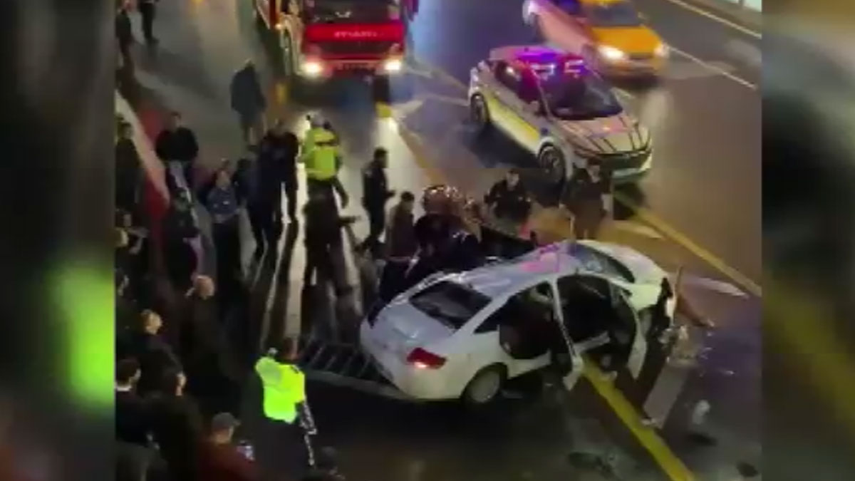 Ankara’da korku dolu anlar: Direksiyon hakimiyetini kaybeden sürücü otomobiliyle köprüden uçtu