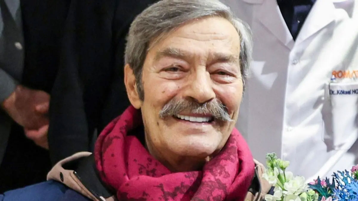 Kadir İnanır entübe edildi