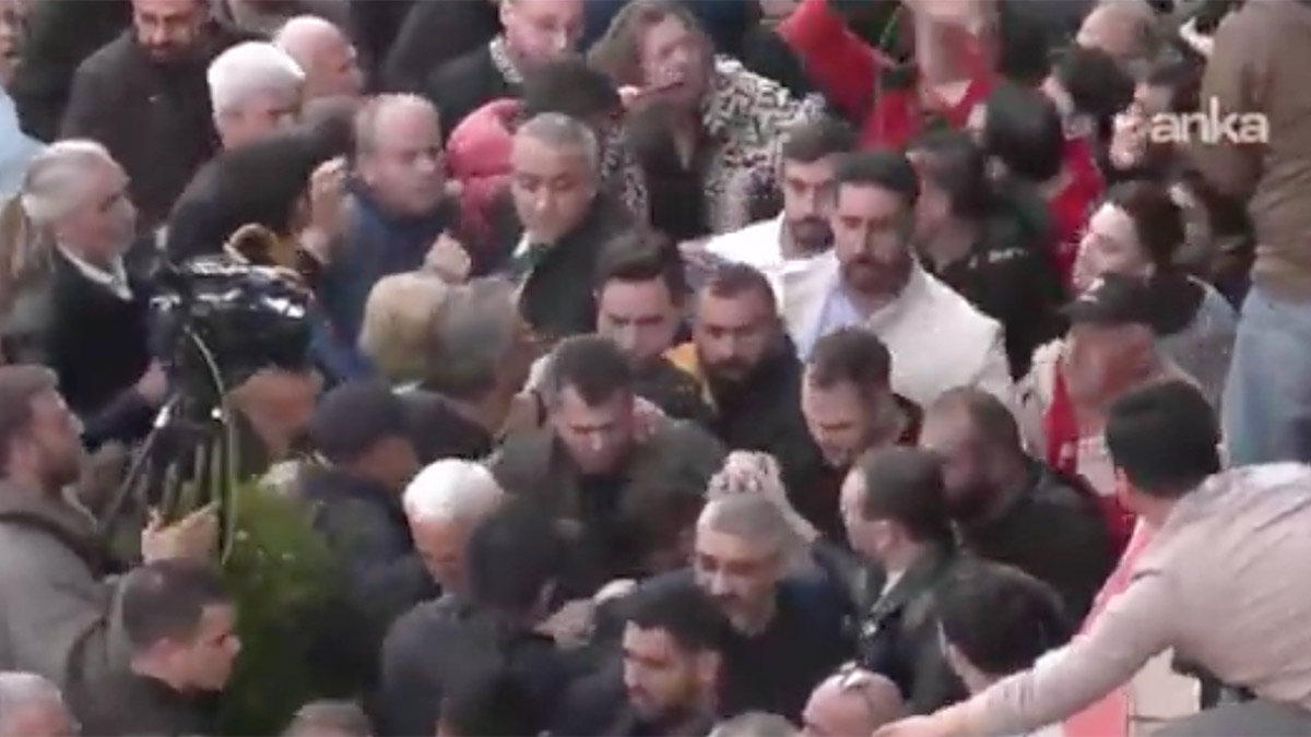 CHP Genel Merkezi önünde 'Hain Kemal' sloganları