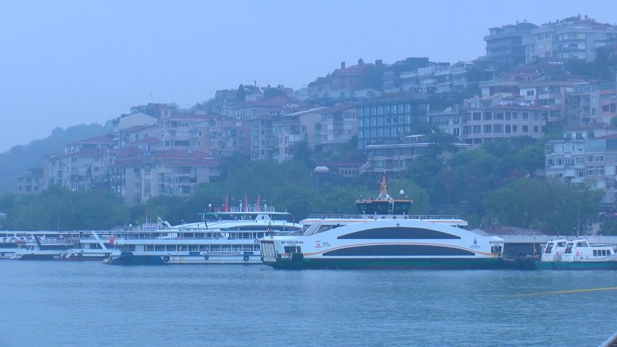 İstanbul’da güne sisli başlangıç: Boğaz’da görüş mesafesi düştü