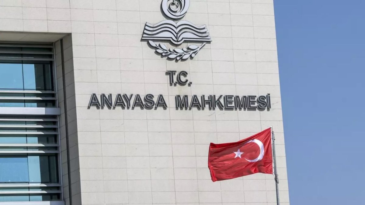 AYM'den emsal karar: Ölü kişiye tebligat yapılarak satılan taşınmaz için 1.2 milyon TL tazminat