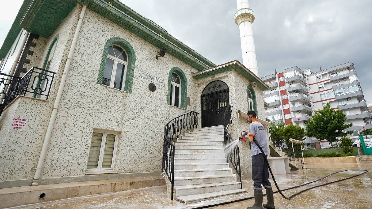 Gaziemir’de Kurban Bayramı temizliği