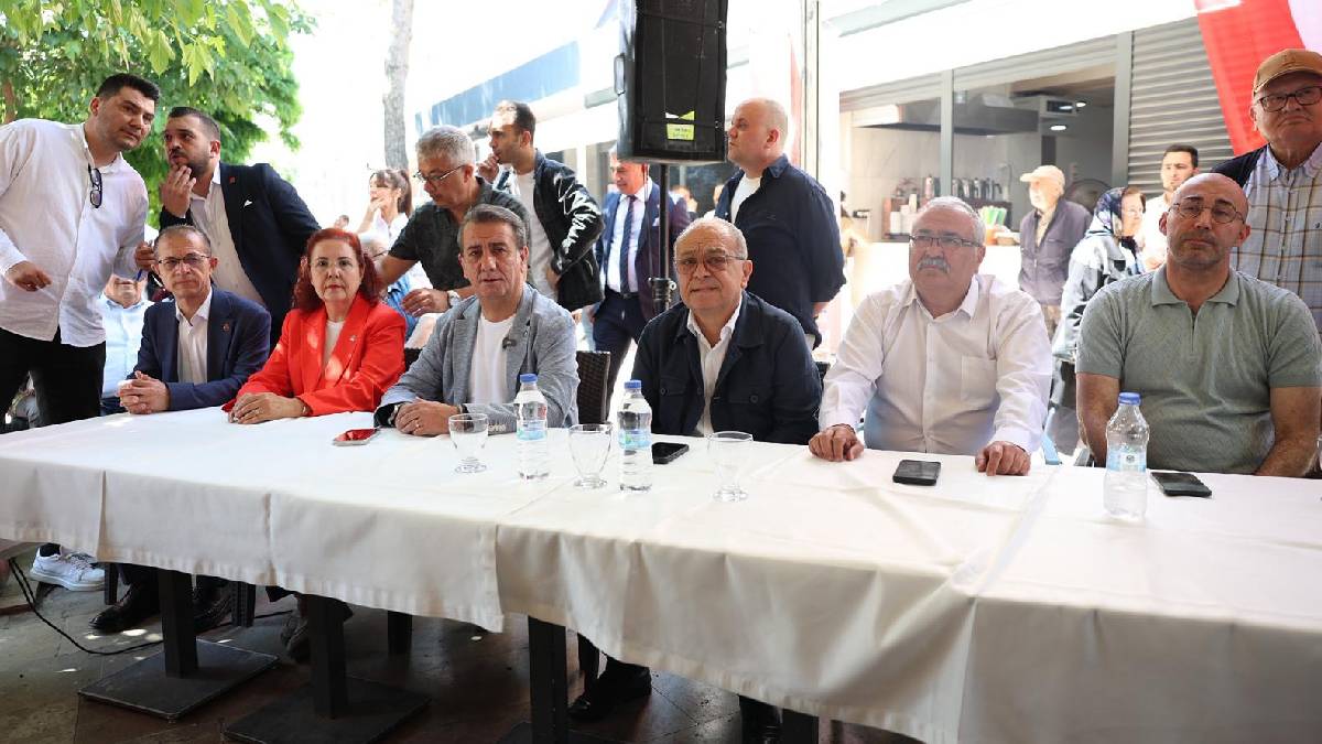 Başkan Anıl Yetişkin’den bayramlaşma buluşmasında net mesaj: "Asla umutsuzluğa kapılmayacağız"