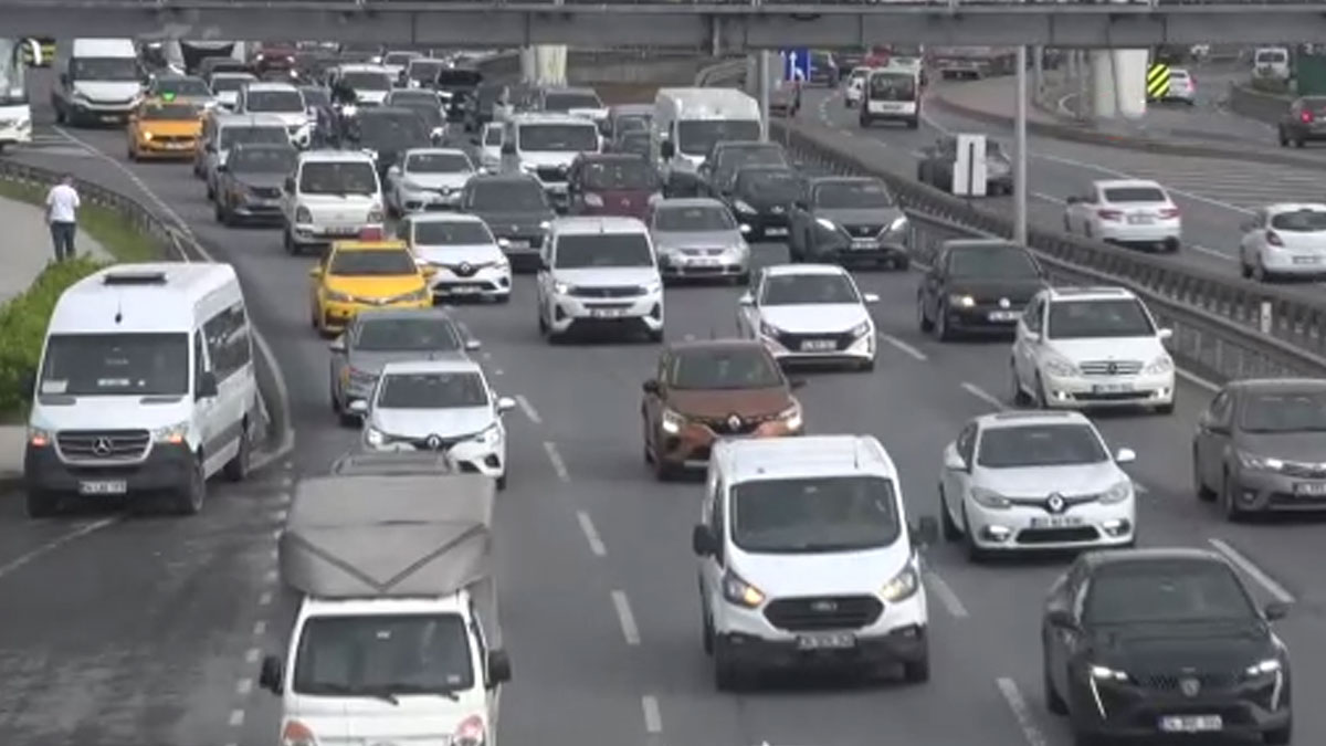 Bayram öncesi İstanbul trafiğinde yoğunluk arttı