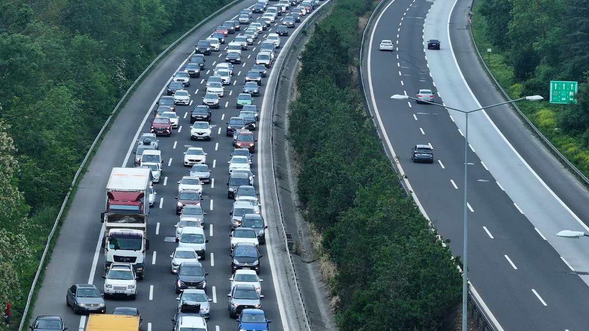 Bayram tatili trafiği otoyolları kilitledi