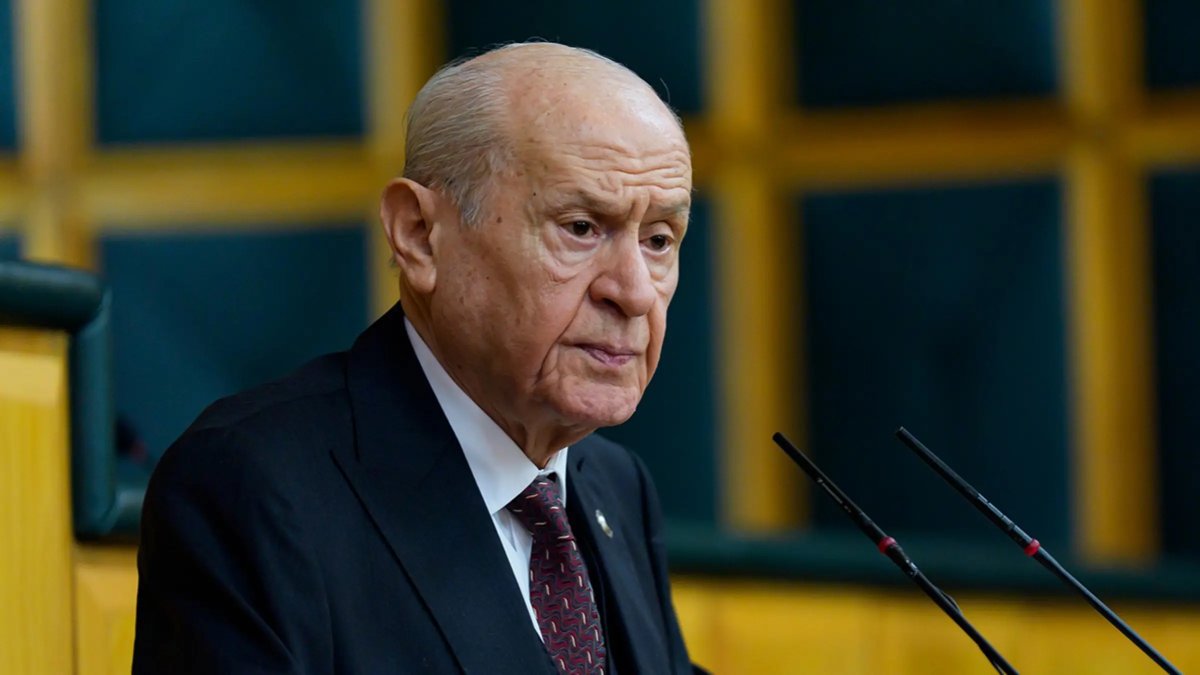 Bahçeli'den Türkiye Kupası'nı kazanan Trabzonspor'a tebrik