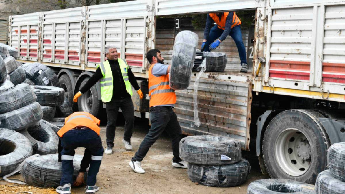Büyükşehirden sürdürülebilir tarım hamlesi: Başkentli üreticilere 15 milyon metrelik damla sulama borusu desteği
