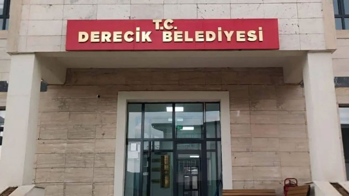 Hakkari'de Derecik Belediyesi AK Parti’ye geçti