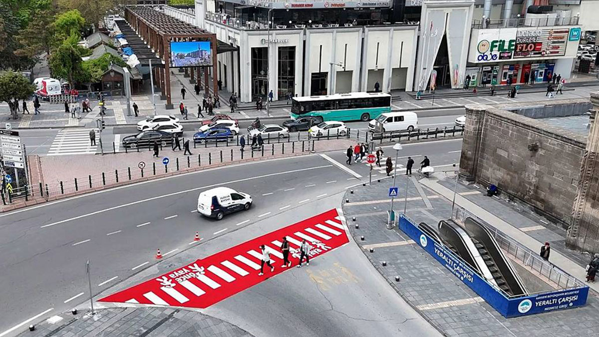 Yılda 2.000 ölüme neden olan tehlikeye karşı ezber bozan protesto