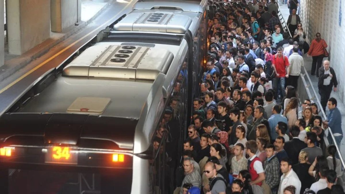 Arife günü ve bayramda toplu taşıma ücretsiz mi? Belediyeler tek tek karar verdi