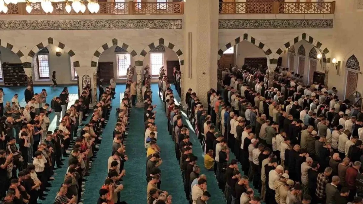 Kurban Bayramı Namazı Saat Kaçta? Diyanet, 2026 Kurban Bayramı İl İl Namaz Çizelgesini İlan Etti
