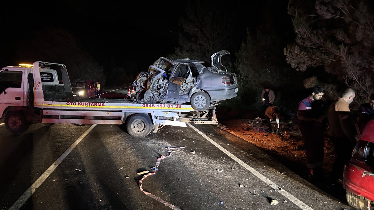 Adana'da katliam gibi kaza: 2 ölü, 3 yaralı