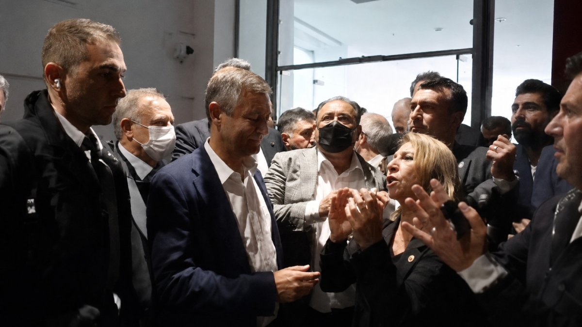 CHP'ye müdahalesi sırasında Özel'in makam katında yaşananlar paylaşıldı
