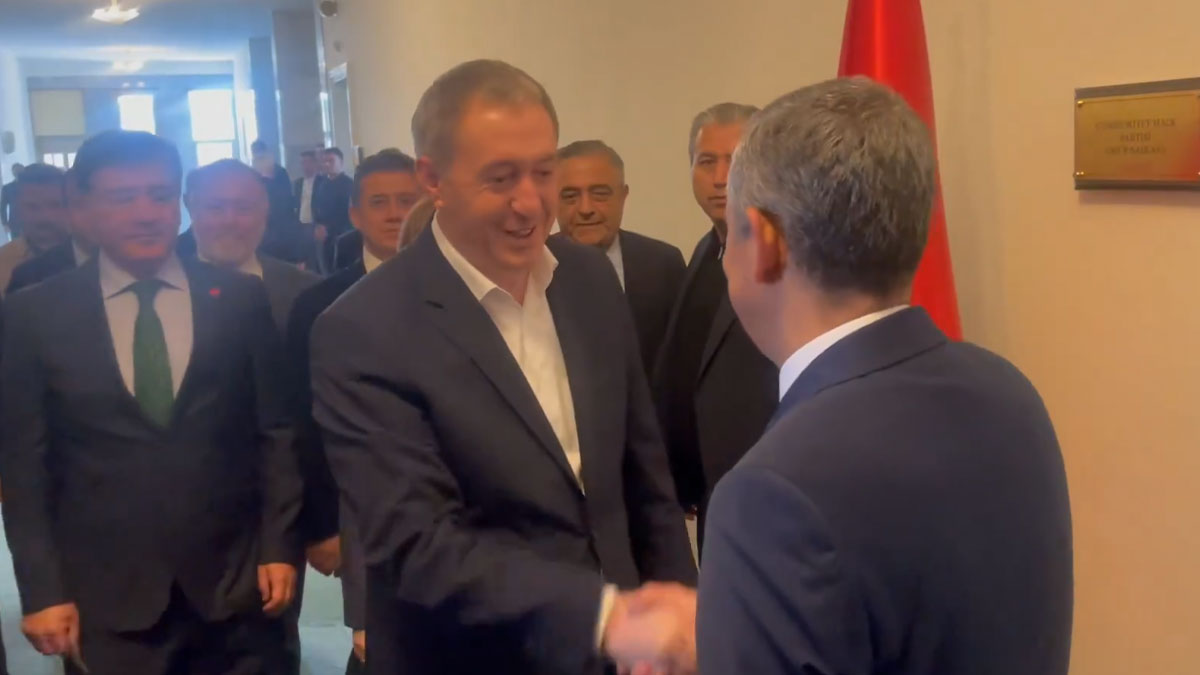 Bakırhan, Özgür Özel'i ziyaret ediyor