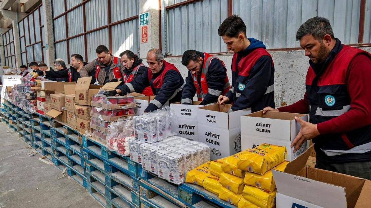Büyükşehir’in dayanışma eli bayram öncesi sofralara ulaştı