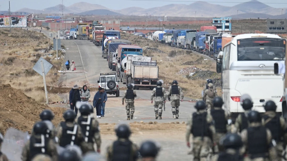 Bolivya'da halk sokağa döküldü: Başkan Paz'ın istifası isteniyor