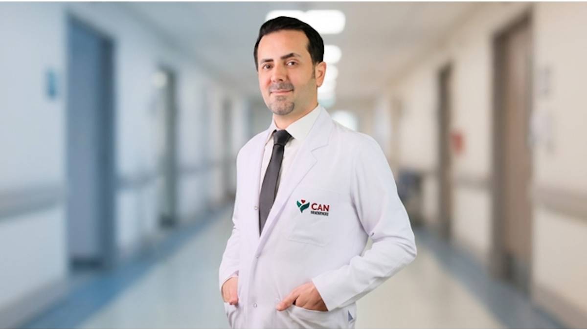 Op. Dr. Mehmet Bal: “Menopoz, sağlıklı ve kaliteli bir yaşamın başlangıcı olabilir”