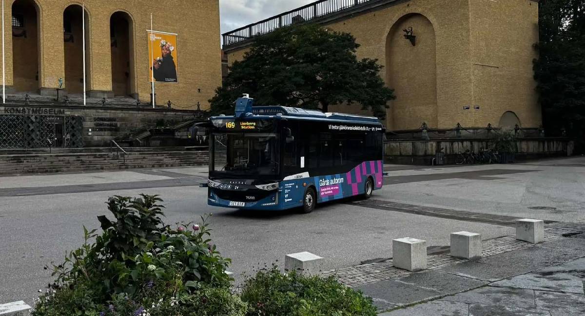 Karsan’ın sürücüsüz otobüsü İsveç’te ilk seferinde kaza yaptı